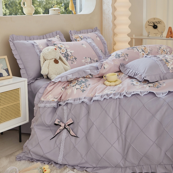 91家纺网 家纺一手货源 找家纺 靓生活 2023新款贡棉浪漫花边印花四件套 漫花山影-清新粉