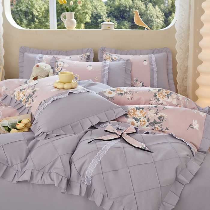 91家纺网 家纺一手货源 找家纺 靓生活 2023新款贡棉浪漫花边印花四件套 漫花山影-清新粉