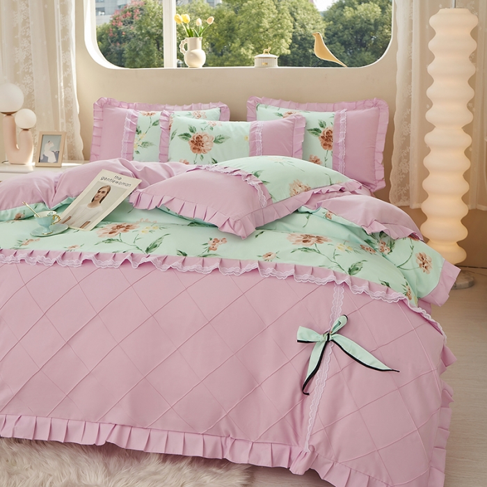 91家纺网 家纺一手货源 找家纺 靓生活 2023新款贡棉浪漫花边印花四件套 思郁法情-浅蓝