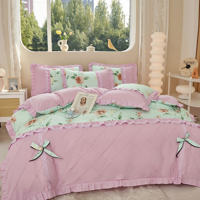 91家纺网 家纺一手货源 找家纺 靓生活 2023新款贡棉浪漫花边印花四件套 思郁法情-浅蓝