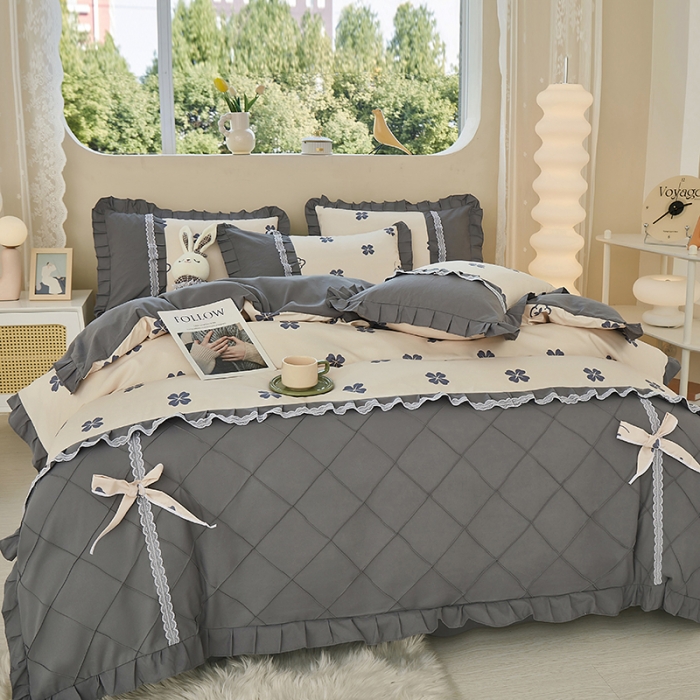 91家纺网 家纺一手货源 找家纺 靓生活 2023新款贡棉浪漫花边印花四件套 幸运草-米驼