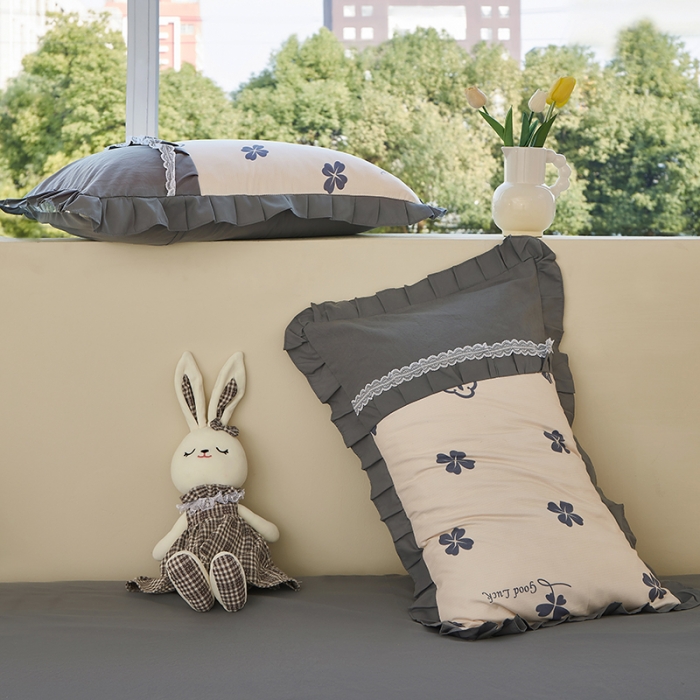 91家纺网 家纺一手货源 找家纺 靓生活 2023新款贡棉浪漫花边印花四件套 幸运草-米驼