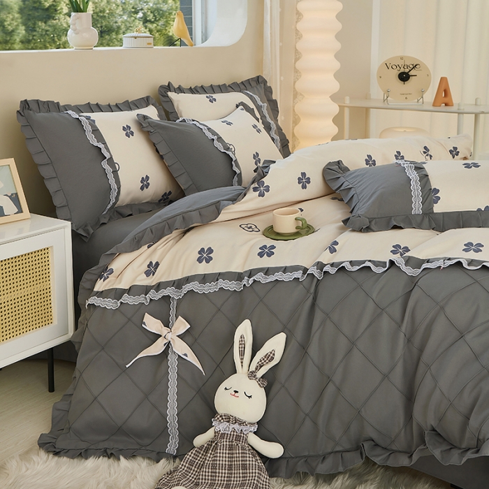 91家纺网 家纺一手货源 找家纺 靓生活 2023新款贡棉浪漫花边印花四件套 幸运草-米驼