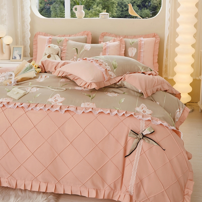 91家纺网 家纺一手货源 找家纺 靓生活 2023新款贡棉浪漫花边印花四件套 旋风记忆-温情咖