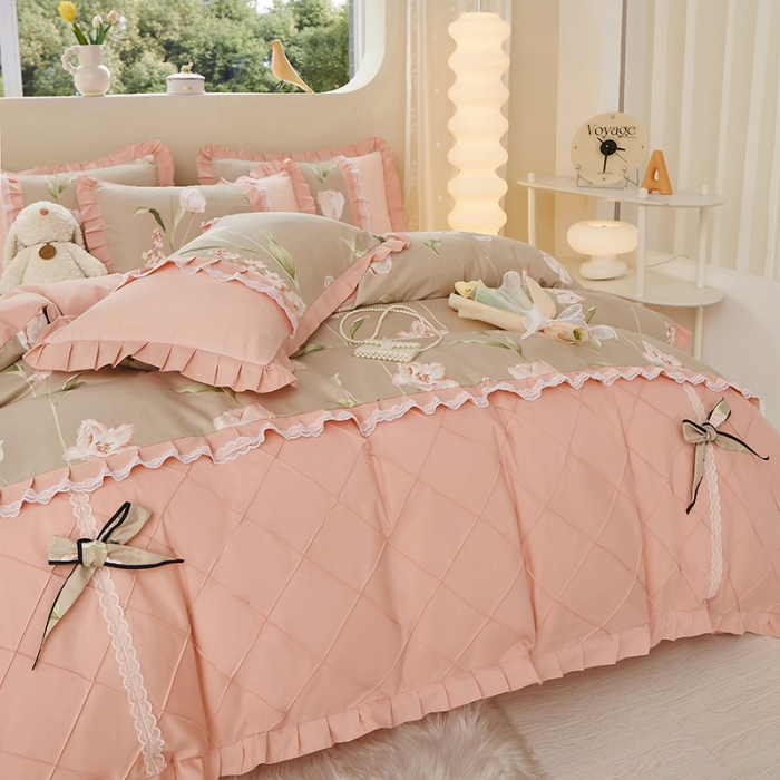 91家纺网 家纺一手货源 找家纺 靓生活 2023新款贡棉浪漫花边印花四件套 旋风记忆-温情咖