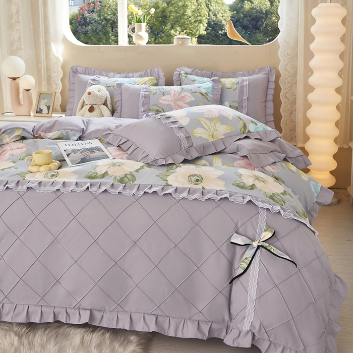 91家纺网 家纺一手货源 找家纺 靓生活 2023新款贡棉浪漫花边印花四件套 雨后花园-清新灰