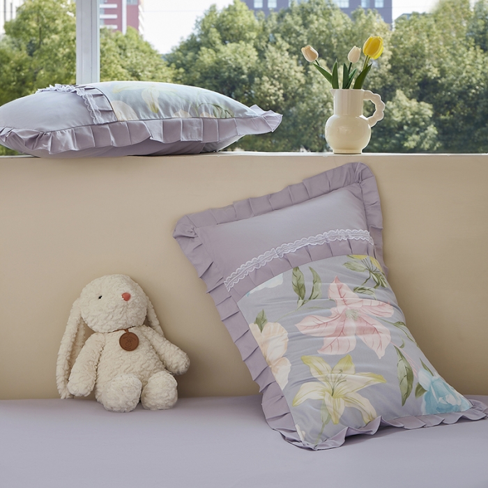 91家纺网 家纺一手货源 找家纺 靓生活 2023新款贡棉浪漫花边印花四件套 雨后花园-清新灰