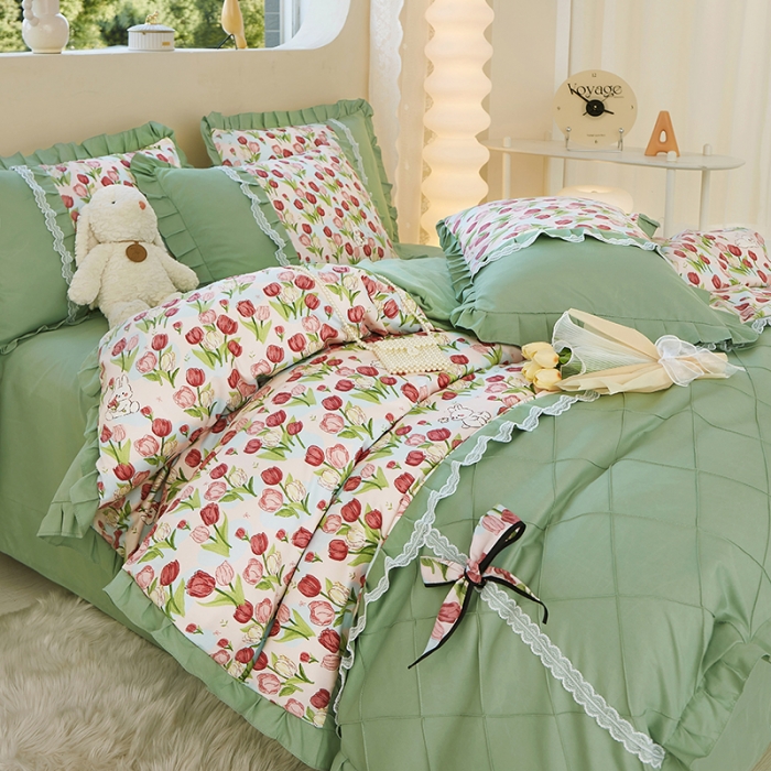 91家纺网 家纺一手货源 找家纺 靓生活 2023新款贡棉浪漫花边印花四件套 郁金小兔-粉玉