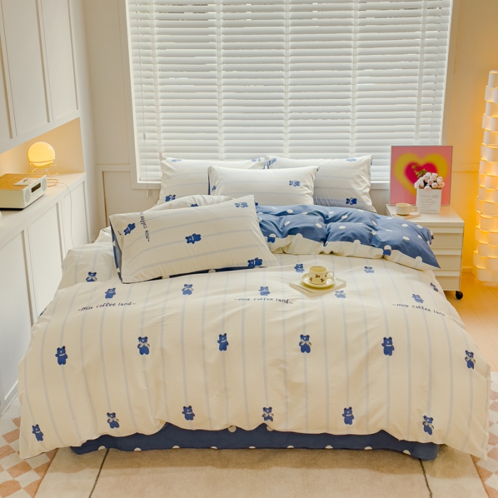 91家纺网 家纺一手货源 找家纺 金丝鸟 2023新款全棉可爱卡通印花小清新四件套-第一批 波点条纹熊