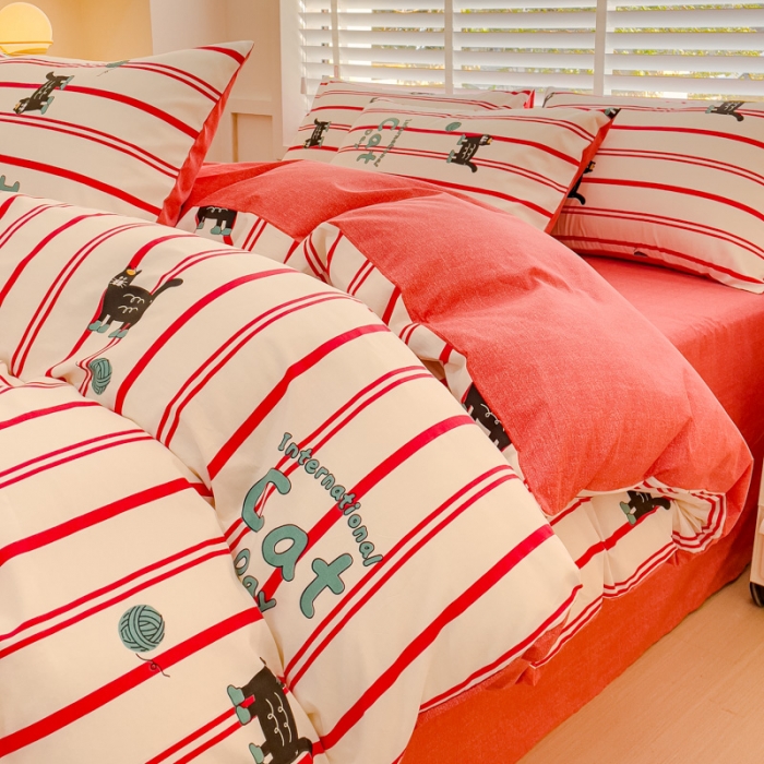 91家纺网 家纺一手货源 找家纺 金丝鸟 2023新款全棉可爱卡通印花小清新四件套-第一批 条纹猫咪-红