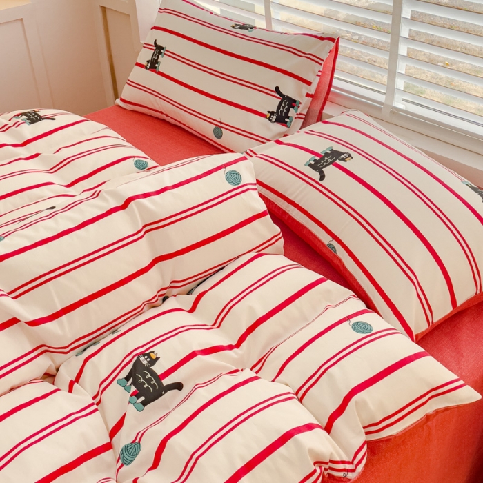 91家纺网 家纺一手货源 找家纺 金丝鸟 2023新款全棉可爱卡通印花小清新四件套-第一批 条纹猫咪-红