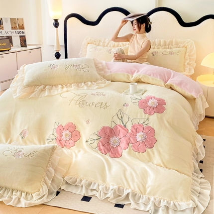 91家纺网 家纺一手货源 找家纺 【91特价】苏米娜秋冬230g9.5斤全消光牛奶绒四件套法式公主风婴儿绒雪纺花边款