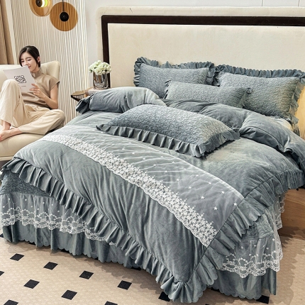 91家纺网 家纺一手货源 找家纺 漫步云11斤高克重婴儿绒床盖四件套超细腻牛奶绒贴布绣花刺绣床盖三件套