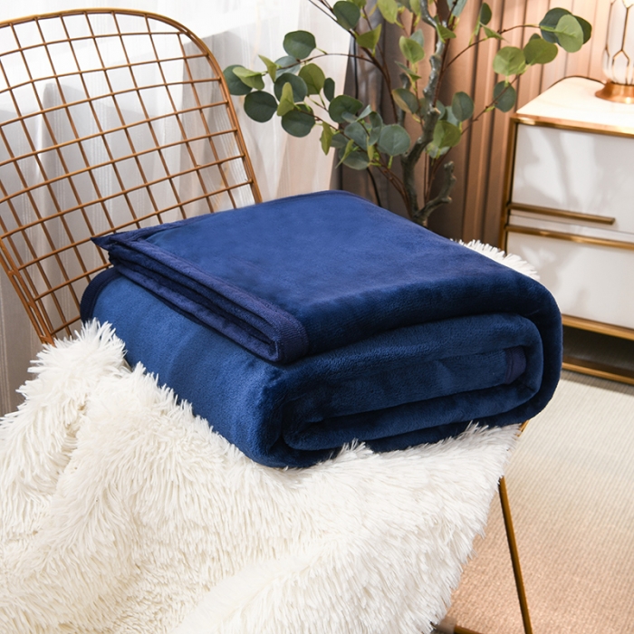 91家纺网 家纺一手货源 找家纺 仟人梦 2024新款纯色法莱绒毛毯多功能毛毯 藏青