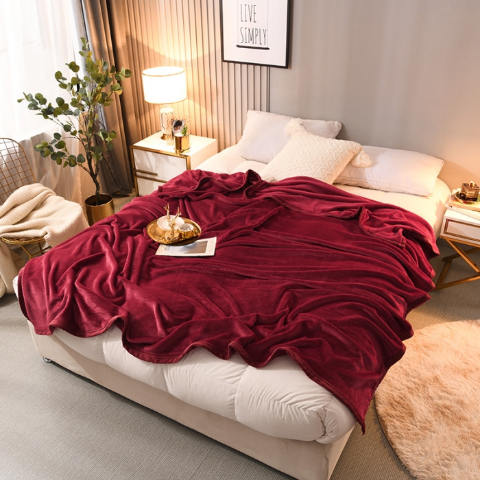 91家纺网 家纺一手货源 找家纺 仟人梦 2024新款纯色法莱绒毛毯多功能毛毯 酒红色