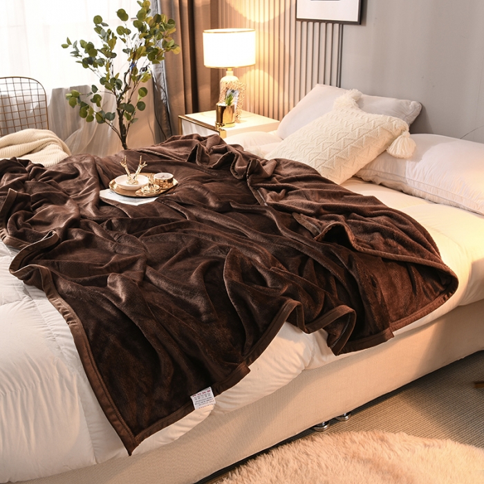 91家纺网 家纺一手货源 找家纺 仟人梦 2024新款纯色法莱绒毛毯多功能毛毯 咖啡