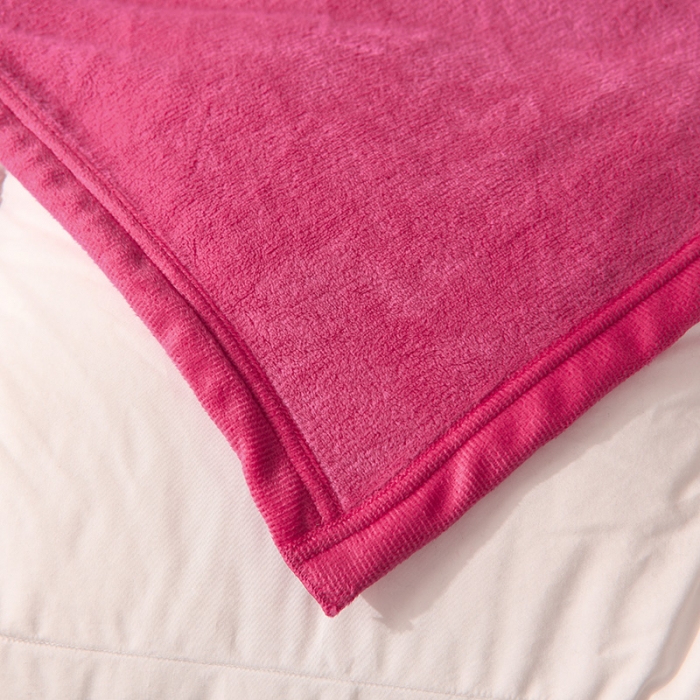 91家纺网 家纺一手货源 找家纺 仟人梦 2024新款纯色法莱绒毛毯多功能毛毯 玫红色