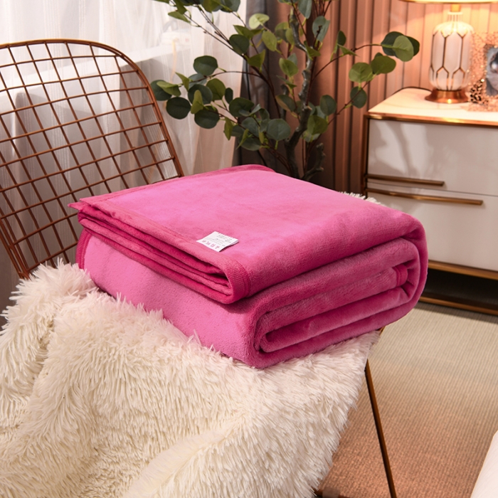 91家纺网 家纺一手货源 找家纺 仟人梦 2024新款纯色法莱绒毛毯多功能毛毯 玫红色