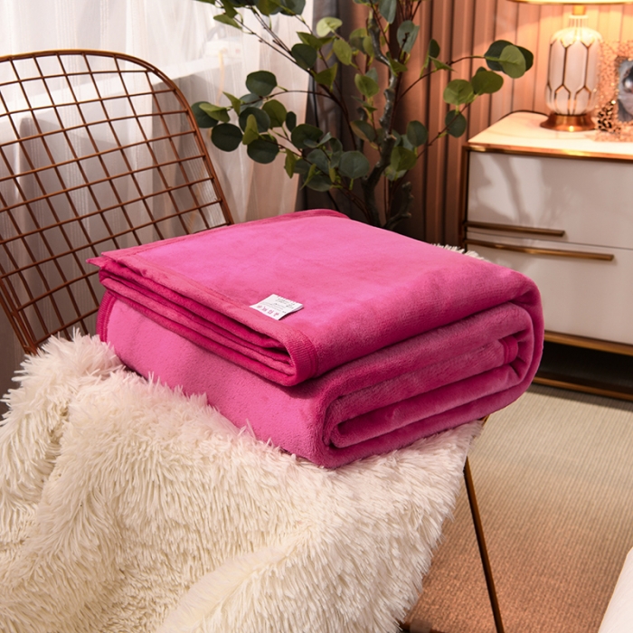 91家纺网 家纺一手货源 找家纺 仟人梦 2024新款纯色法莱绒毛毯多功能毛毯 玫红色