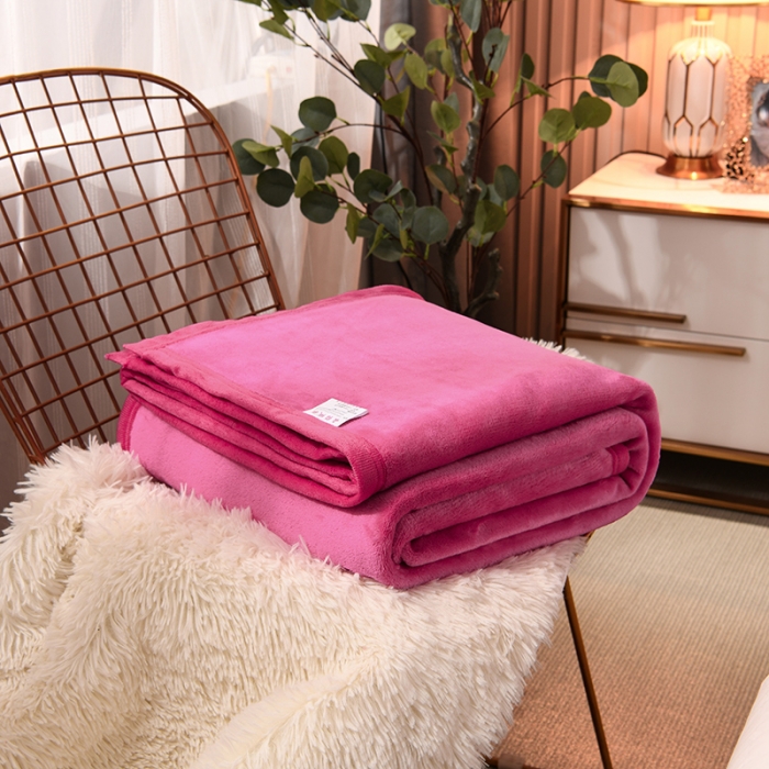 91家纺网 家纺一手货源 找家纺 仟人梦 2024新款纯色法莱绒毛毯多功能毛毯 玫红色