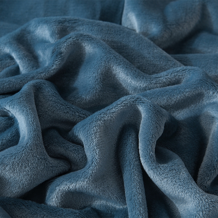 91家纺网 家纺一手货源 找家纺 仟人梦 2024新款纯色法莱绒毛毯多功能毛毯 雾蓝色