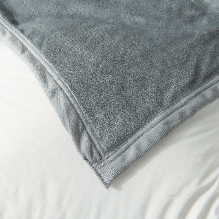 91家纺网 家纺一手货源 找家纺 仟人梦 2024新款纯色法莱绒毛毯多功能毛毯 银灰色