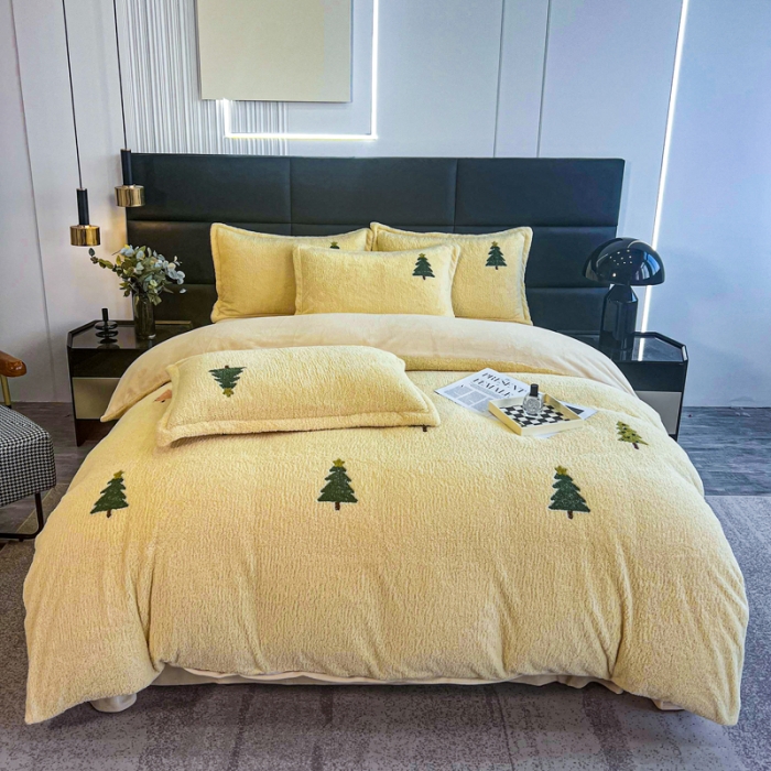 91家纺网 家纺一手货源 找家纺 畅畅家纺 2023新款加厚泰迪绒刺绣熊猫四件套 圣诞树-黄
