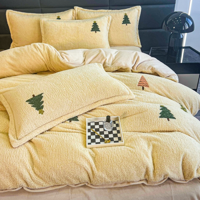 91家纺网 家纺一手货源 找家纺 畅畅家纺 2023新款加厚泰迪绒刺绣熊猫四件套 圣诞树-黄