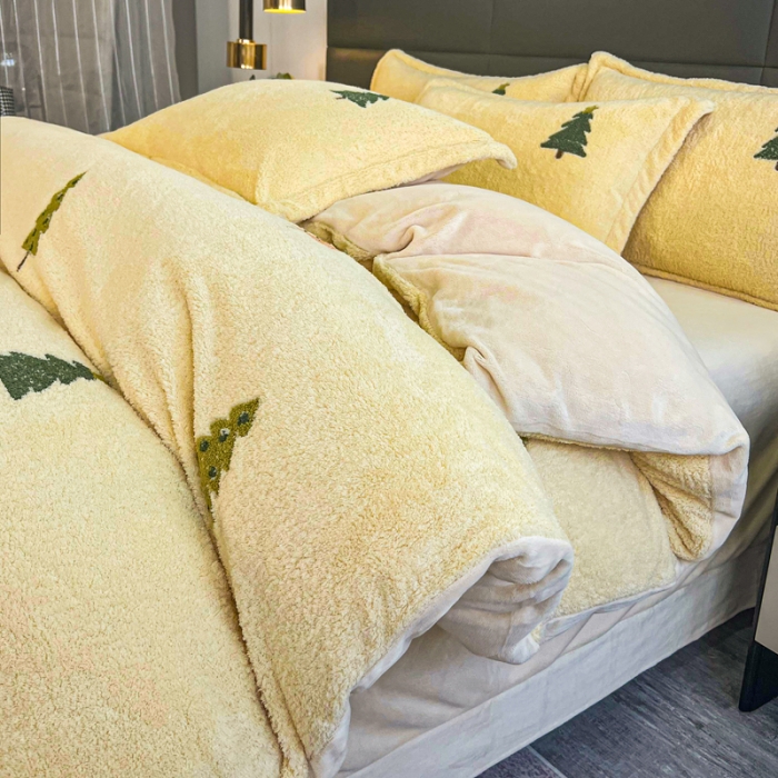 91家纺网 家纺一手货源 找家纺 畅畅家纺 2023新款加厚泰迪绒刺绣熊猫四件套 圣诞树-黄