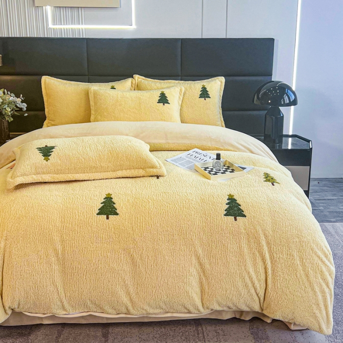 91家纺网 家纺一手货源 找家纺 畅畅家纺 2023新款加厚泰迪绒刺绣熊猫四件套 圣诞树-黄