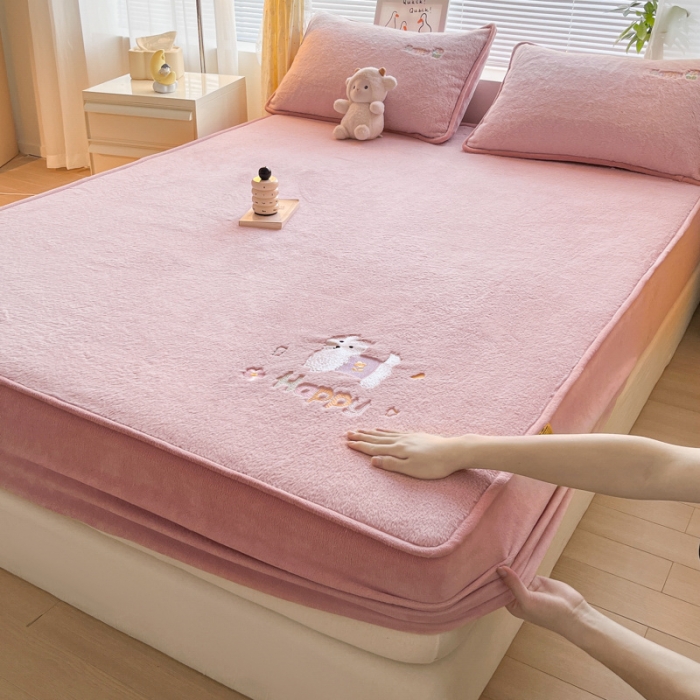 91家纺网 家纺一手货源 找家纺 （总）鑫钰 2023新款高克重A类兔毛绒刺绣床笠