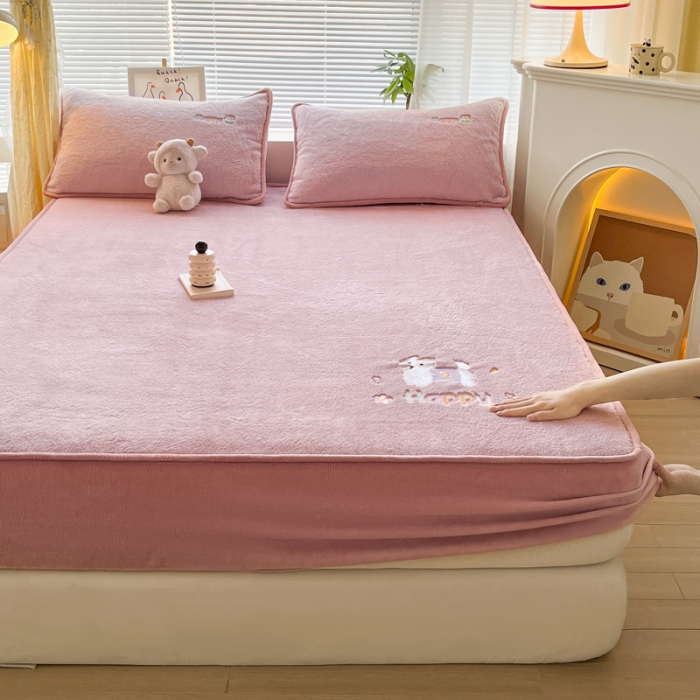 91家纺网 家纺一手货源 找家纺 （总）鑫钰 2023新款高克重A类兔毛绒刺绣床笠