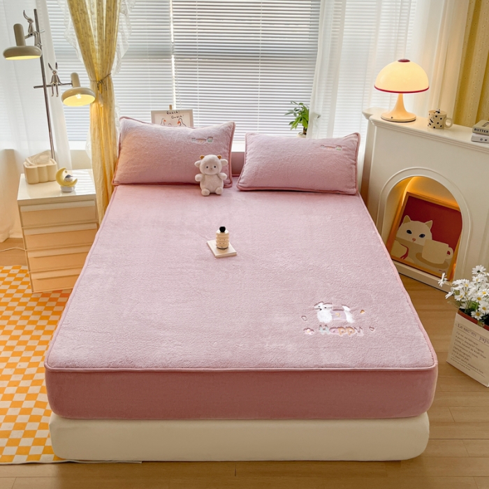 91家纺网 家纺一手货源 找家纺 （总）鑫钰 2023新款高克重A类兔毛绒刺绣床笠