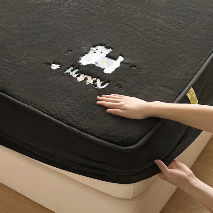 91家纺网 家纺一手货源 找家纺 鑫钰 2023新款高克重A类兔毛绒刺绣床笠 快乐狗-气质灰