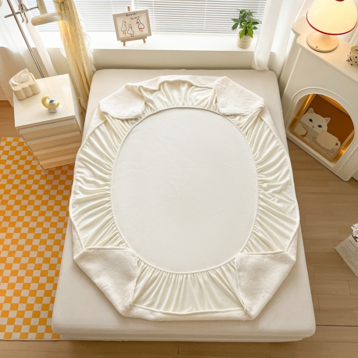 91家纺网 家纺一手货源 找家纺 鑫钰 2023新款高克重A类兔毛绒刺绣床笠 快乐狗-优雅白