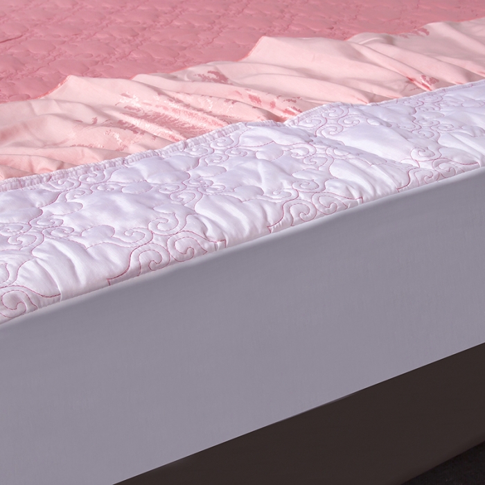 91家纺网 家纺一手货源 找家纺 福丽莱家纺  2023新款贡缎提花床裙四件套（夹棉）粉妆伊人浅粉