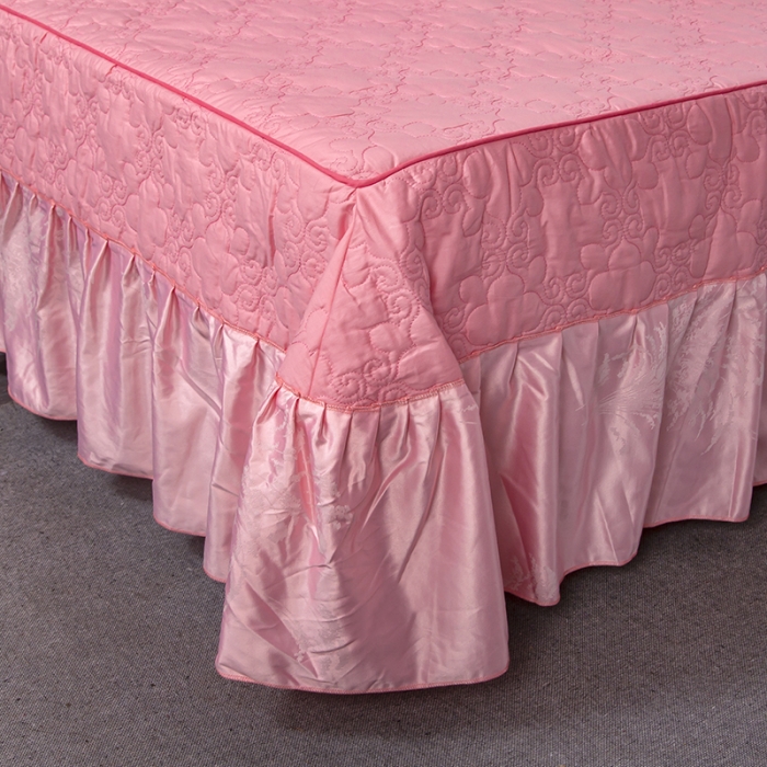 91家纺网 家纺一手货源 找家纺 福丽莱家纺  2023新款贡缎提花床裙四件套（夹棉）粉妆伊人浅粉