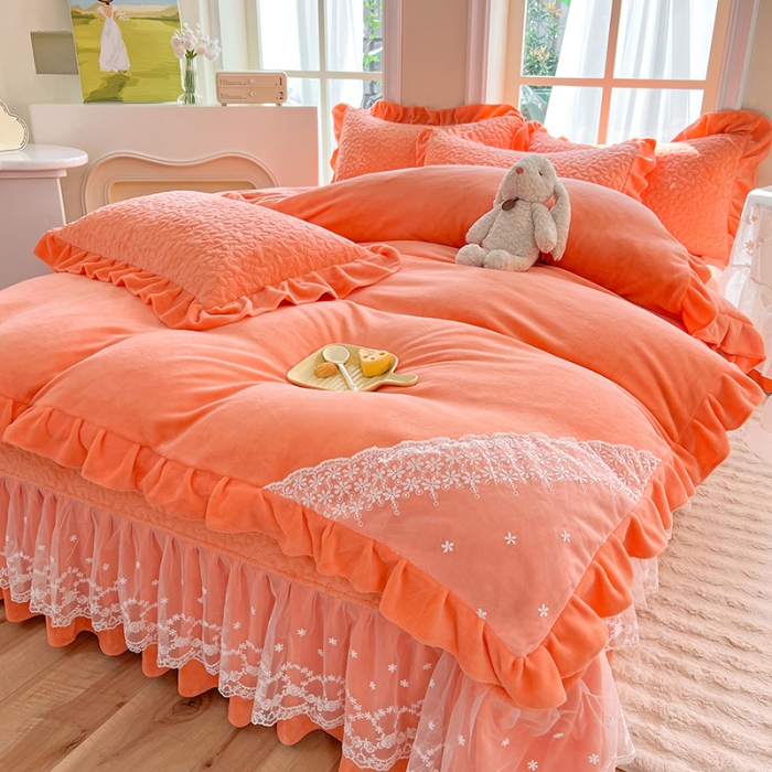 91家纺网 家纺一手货源 找家纺 苏米娜家纺2023新款浪漫花语秋冬保暖加厚牛奶绒夹棉床盖四件套