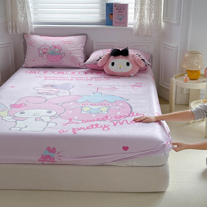 91家纺网 家纺一手货源 找家纺 蘭菲家纺 2023新款宝宝绒卡通印花床笠 花园宝宝