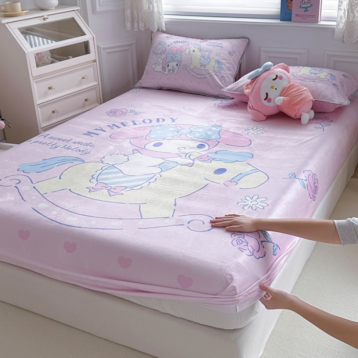 91家纺网 家纺一手货源 找家纺 蘭菲家纺 2023新款宝宝绒卡通印花床笠 小乐乐