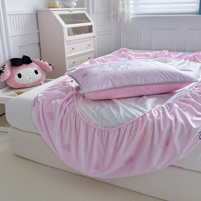 91家纺网 家纺一手货源 找家纺 蘭菲家纺 2023新款宝宝绒卡通印花床笠 小乐乐