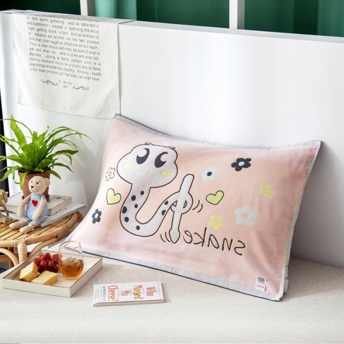 91家纺网 家纺一手货源 找家纺 朴尔家纺 2023新款儿童定位卡通大版花全棉四层纱布枕巾 花花蛇