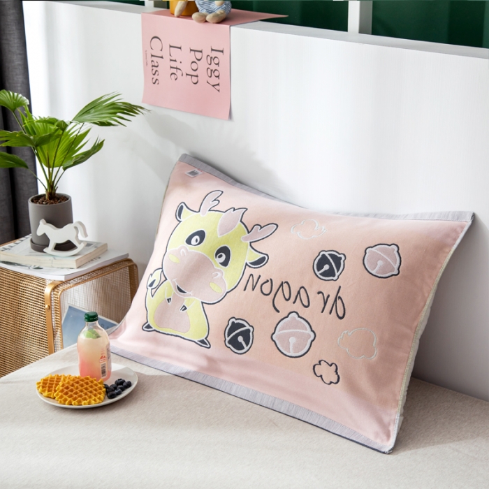 91家纺网 家纺一手货源 找家纺 朴尔家纺 2023新款儿童定位卡通大版花全棉四层纱布枕巾 犄角龙