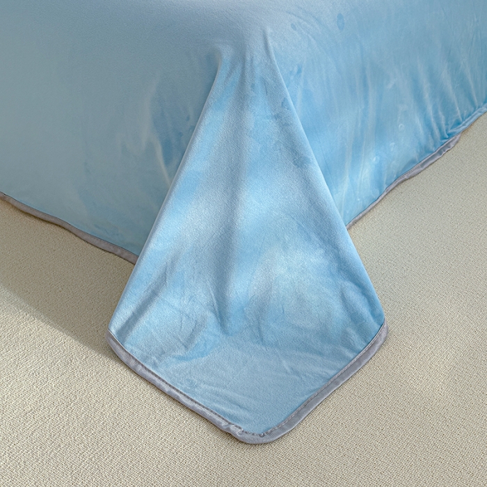 91家纺网 家纺一手货源 找家纺 蘭菲家纺 2023新款宝宝绒卡通印花四件套及单品 吃货