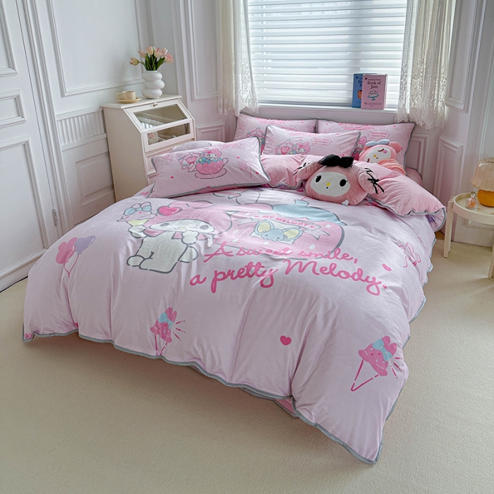 91家纺网 家纺一手货源 找家纺 蘭菲家纺 2023新款宝宝绒卡通印花四件套及单品 花园宝宝