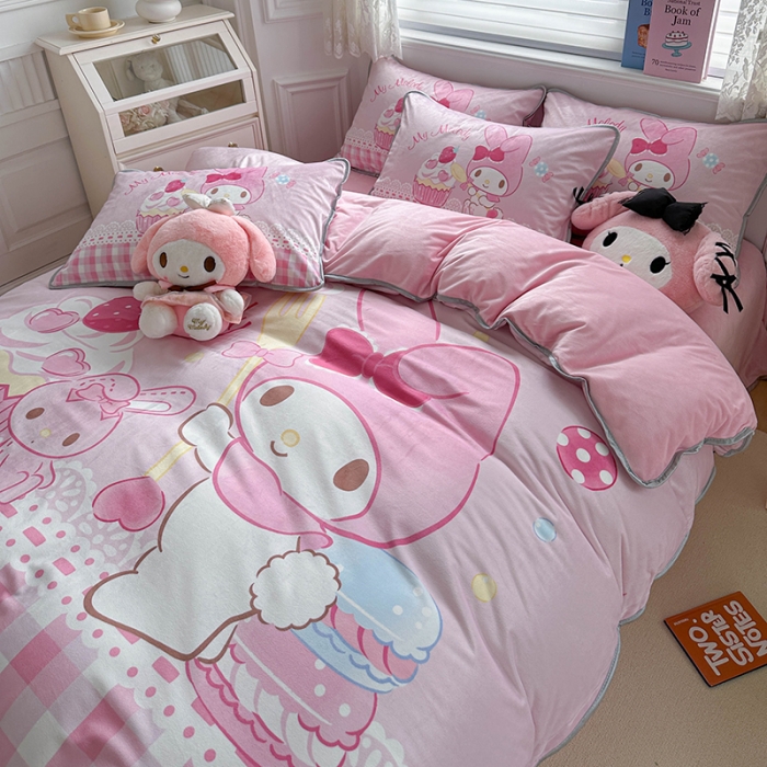 91家纺网 家纺一手货源 找家纺 蘭菲家纺 2023新款宝宝绒卡通印花四件套及单品 节日快乐