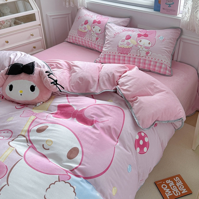 91家纺网 家纺一手货源 找家纺 蘭菲家纺 2023新款宝宝绒卡通印花四件套及单品 节日快乐