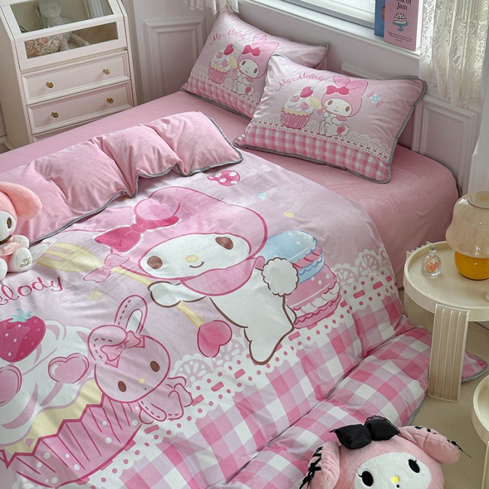 91家纺网 家纺一手货源 找家纺 蘭菲家纺 2023新款宝宝绒卡通印花四件套及单品 节日快乐