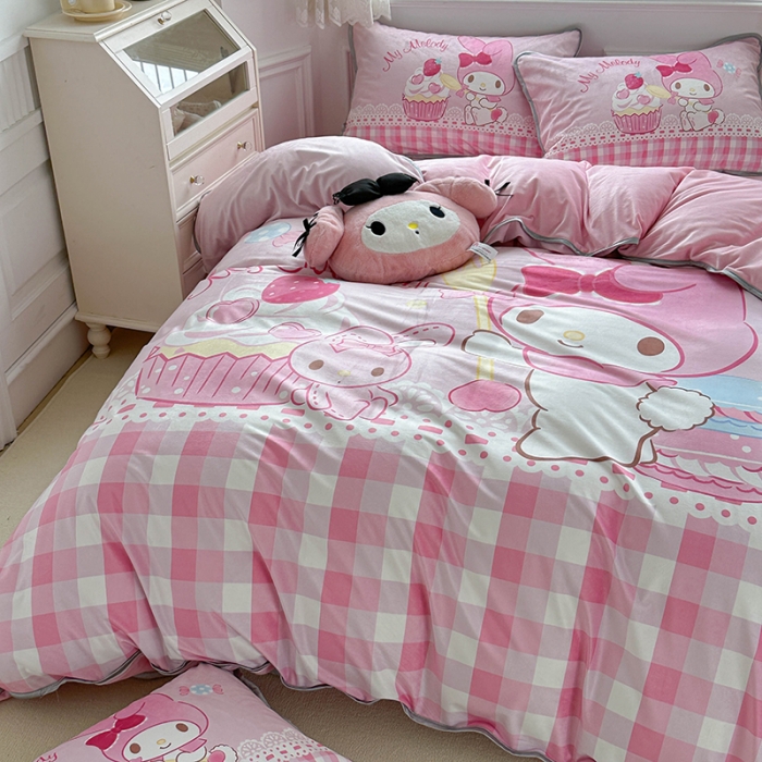 91家纺网 家纺一手货源 找家纺 蘭菲家纺 2023新款宝宝绒卡通印花四件套及单品 节日快乐