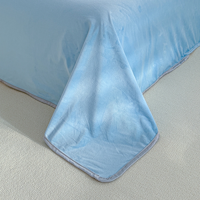 91家纺网 家纺一手货源 找家纺 蘭菲家纺 2023新款宝宝绒卡通印花四件套及单品 肉包